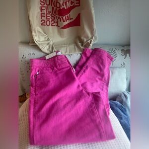 Judy Blue
NWT Judy Blue PINK Jeans